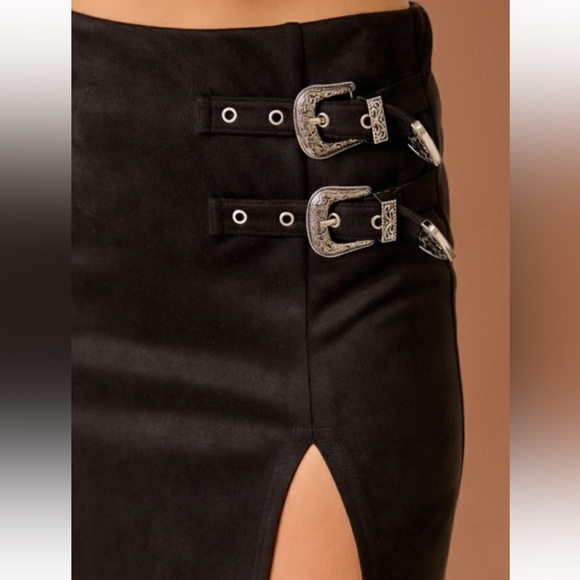 A145. Western Faux Suede Maxi Skirt With High Slit - Picture 4 of 4